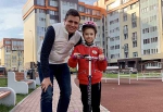 Подмосковные молодогвардейцы подарили девятилетней девочке самокат взамен украденного