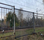 В Люберцах перегородили 16 опасных троп через железнодорожные пути