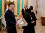 Губернатор Подмосковья поздравил воспитанниц приюта при Покровском монастыре