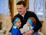 Губернатор Подмосковья поздравил воспитанниц приюта при Покровском монастыре