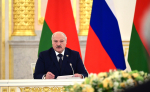 Накануне инаугурации Лукашенко рубил дрова и играл в хоккей, сообщила его пресс-секретарь