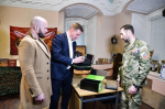 Александр Корнев передал на СВО тепловизионныи прицел