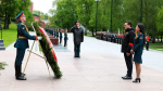 Губернатор Подмосковья возложил цветы к Могиле Неизвестного Солдата в Александровском саду