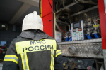 Пожар вспыхнул в заброшенной больнице в Звенигороде