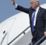 Проклятие Байдена: Трамп чуть не упал, поднимаясь на борт президентского самолета - MosRegToday.Ru