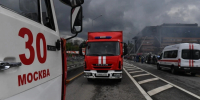 Грузовой автомобиль загорелся на внутренней стороне МКАД - Комсомольская Правда