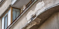 В Омске из-за урагана балкон обрушился на пожилую женщину - РТВ-Подмосковье