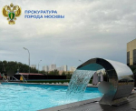 Девочка едва не утонула в открытом бассейне в Москве