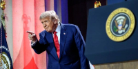 Трамп назвал Крым очень красивым и дважды заявил, что его омывает океан - РТВ-Подмосковье