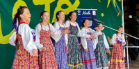 В Химках в День российского флага провели праздничный флешмоб - РТВ-Подмосковье
