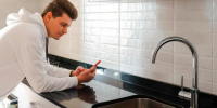 Подписание документов через «Госключ» появится в мессенджере Max - Regions.Ru
