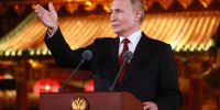 Заслуженный строитель России поздравил Путина с днем рождения - РТВ-Подмосковье
