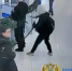 Подросток с ножом ранил охранника и двух полицейских в московском ТЦ - Комсомольская Правда