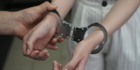 Суд отправил под арест участницу избиений подростков в рехабе в Подмосковье - Комсомольская Правда