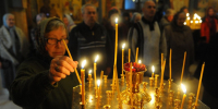 Свечка погасла в церкви: неправильно молитесь или не тому святому? Ответ дал священник - Regions.Ru