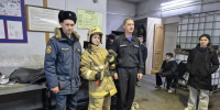 Школьники города Озёры познакомились с пожарными и узнали, как освоить эту профессию - ГУ МЧС МО