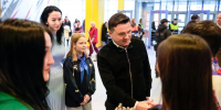 Губернатор Подмосковья поздравил с наступающим Новым годом детей, приехавших на ледовое шоу в Мытищах - MosRegToday.Ru