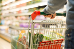 Назван самый подешевевший продукт в России