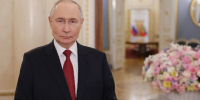 Путин поздравил россиянок с 8 Марта и пожелал им счастья - РТВ-Подмосковье