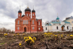 Более 1,2 тыс. единиц коммунальной техники вышли на уборку проездов к церквям, монастырям и кладбищам Подмосковья