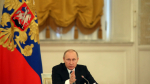 Путин за штурвалом «Суперджета»: президент лично проверил отечественный лайнер
