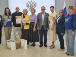 Руководитель фракции КПРФ в Мособлдуме Александр Наумов поздравил в Домодедове семейную пару с 60-летием совместной жизни