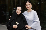 Екатерина Стриженова проехала 600 километров, чтобы почтить память свекрови