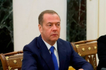 Медведев призвал россиян учитывать риски ареста при поездках в Европу