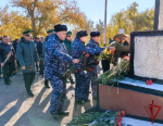 Росгвардейцы почтили память погибших испытателей ракетной техники на Байконуре